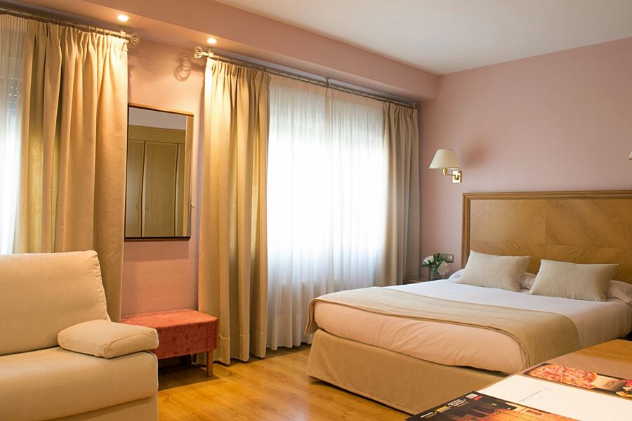 Crisol Almirante Bonifaz Hotel Burgos Luaran gambar
