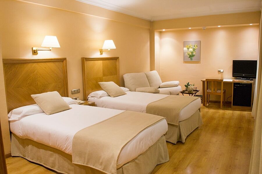 Crisol Almirante Bonifaz Hotel Burgos Luaran gambar
